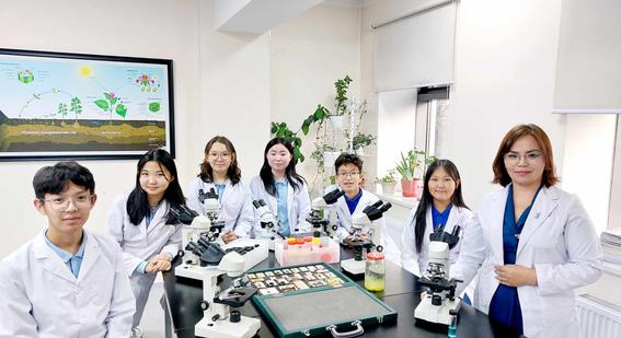 Students from Shine Ue School, Mongolia